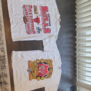 Set Of Adult Vintage Chicago Bulls  Graphi-Shirt